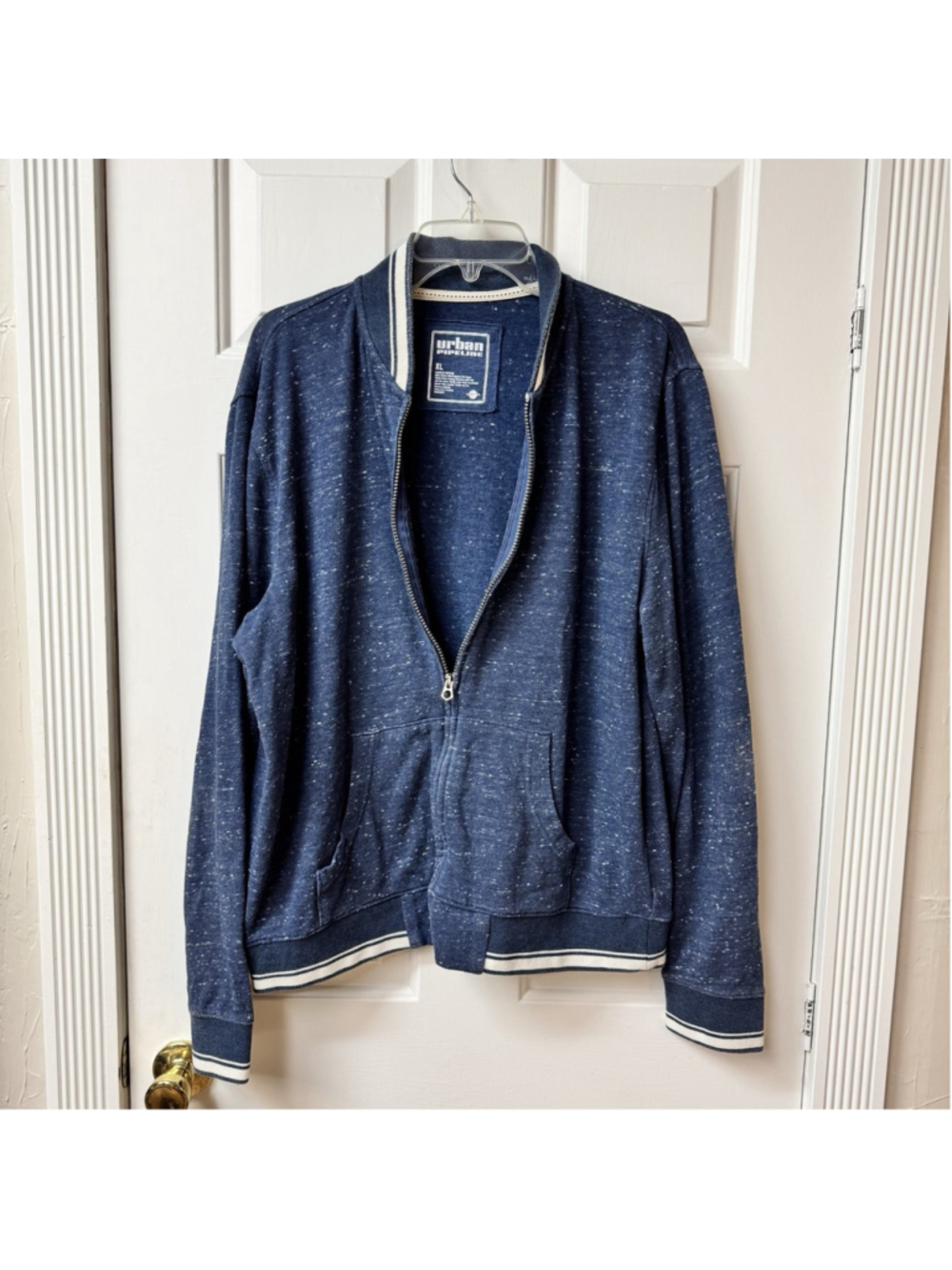 Urban Pipeline Men’s XL Full Zip Letterman Style Light Jacket. Blue/White